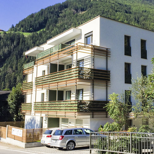 Balaustra in HPL - CASTELL SAND IN TAUFERS - Bruag Design Factory AG - a pannello / da esterno / da interno
