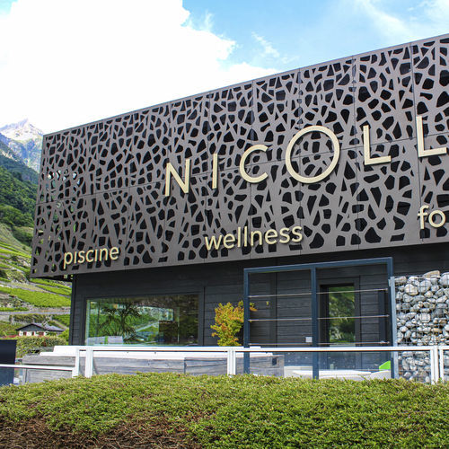Sistema di facciata in HPL - CELLON - SHOWROOM  - Bruag Design Factory AG - paravista / per frangisole / resistente alle intemperie
