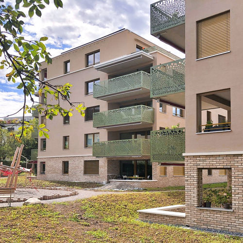 Ringhiera in HPL - CELLON - MFH Döltschiweg Zürich - Bruag Design Factory AG - a pannelli / da esterno / per balcone