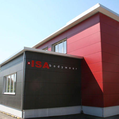 Rivestimento di facciata per facciata ventilata - FORMBOARD TOP PINE - ISA BODYWEAR AMRISWIL - Bruag Design Factory AG - in pannelli / in fibra di legno / liscio