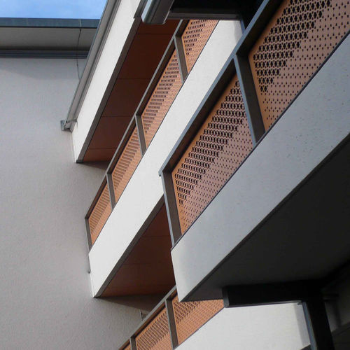Ringhiera in fibra di legno - FORMBOARD TOP PINE - BANK LINTH STÄFA - Bruag Design Factory AG - a pannelli / da esterno / per balcone