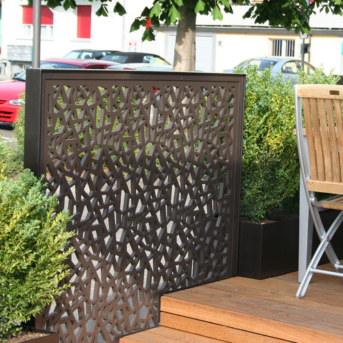 Paravento contemporaneo - STEAKHOUSE MARINA  - Bruag Design Factory AG - in MDF / per ristorante / da esterno