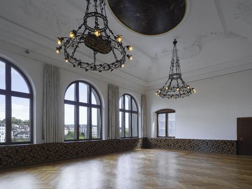 Pannello decorativo da parete - CITY HALL ZURICH - Bruag Design Factory AG - in legno compensato / perforato