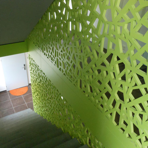 Ringhiera in MDF - IMMEUBLE ADMINISTRATIF & PPE SA RECONVIL - Bruag Design Factory AG - a pannelli / da interno / per scala