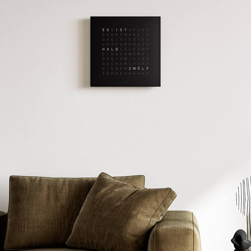 Orologio contemporaneo - PEPPER - qlocktwo - a muro / da tavolo / con schermo digitale LCD