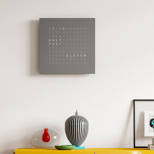 Orologio contemporaneo - PEPPER - qlocktwo - a muro / con schermo digitale LCD / contract