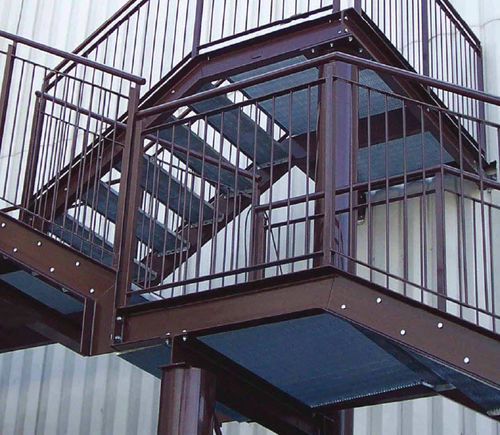 Gradino in acciaio galvanizzato - ELECTRO-FORGED - Libra Industriale spa - antiscivolo / in griglia / prefabbricato