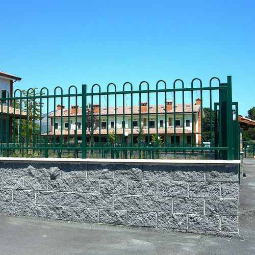 Recinzione a sbarre - MEDUSA - Libra Industriale spa - residenziale / in acciaio / dritta