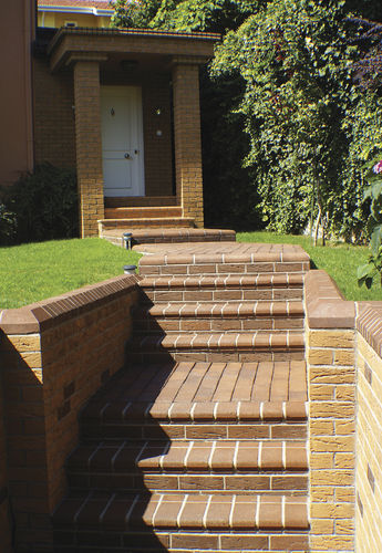 Mattone da lastricato - BE - Isiklar Building Materials Inc. - forato / arancione