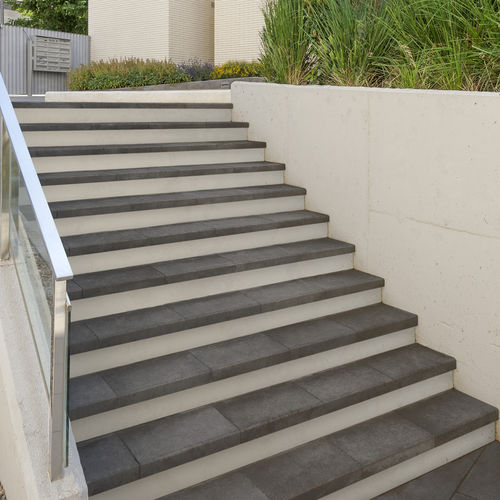 Rivestimento per scalino in calcestruzzo - TESSERA  - SAS PREFABRICADOS DE HORMIGON SA - antiscivolo / contemporaneo