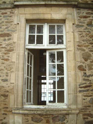 Cornice di finestra in pietra - bca materiaux anciens