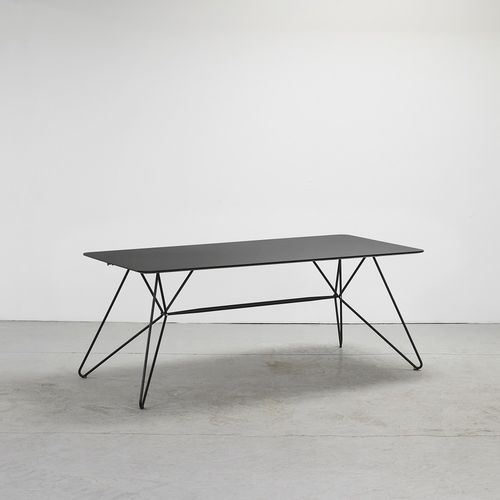 Tavolo da pranzo contemporaneo - SKETCH - Houe - in metallo / rettangolare / per uso residenziale