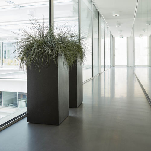 Vaso da giardino in plastica - LUX : TERRAZZO - Capi - conico / quadrato