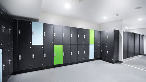 Armadietto spogliatoio in laminato - MARATHON  - Prospec - per edifici pubblici / con sistema di sicurezza