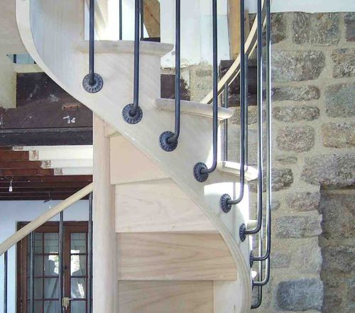Scala a chiocciola - BISTROT - ESCALIER DESIGN 14 - con gradini in legno / con struttura in legno / contemporanea