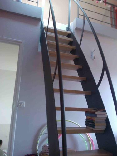 Scala dritta - GAIN DE PLACE - ESCALIER DESIGN 14 - con gradini in legno / con struttura in metallo / contemporanea