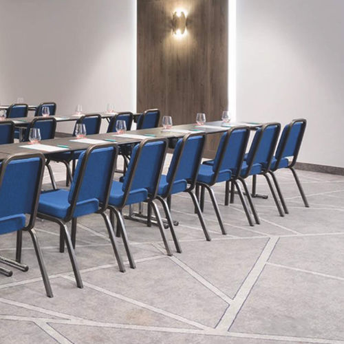 Sedia visitatore contemporanea - TURINI - burgessfurniture - da interno / in tessuto / con supporto in metallo