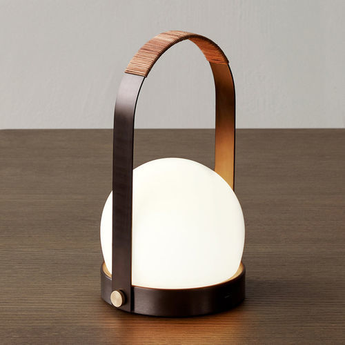 Lampada da tavolo - CARRIE - AUDO - portatile / in alluminio / in ottone