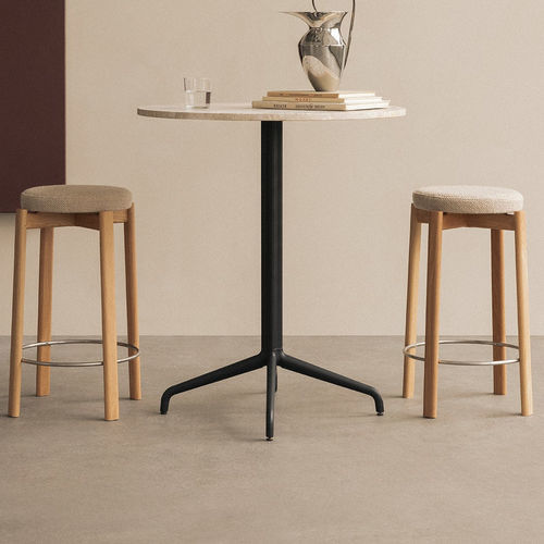 Sgabello da bar contemporaneo - PASSAGE - AUDO - in tessuto / con supporto in legno massiccio / con 4 gambe