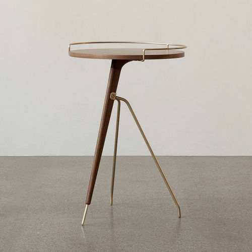 Tavolo d'appoggio contemporaneo - UMANOFF - AUDO - in noce / impiallacciato in legno / in ottone