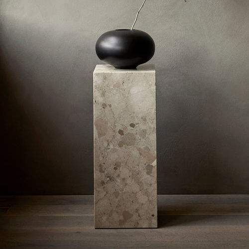 Piedistallo contemporaneo - PLINTH - AUDO - in marmo
