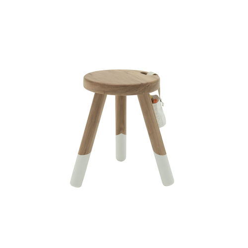 Sgabello contemporaneo - Oriente Milk - KRETHAUS - in legno / con supporto in legno / con 3 piedi