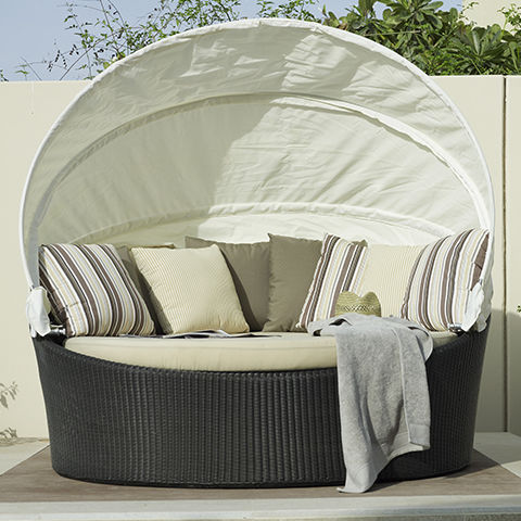Lettino prendisole contemporaneo - ROUND - Rattan House - in rattan / da giardino