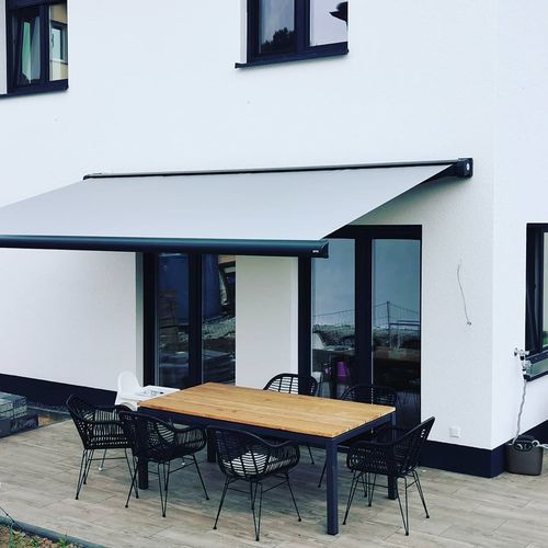 Tenda da sole a proiezione - 300 - Kadeco Sonnenschutzsysteme GmbH - a motore / contract / per terrazza