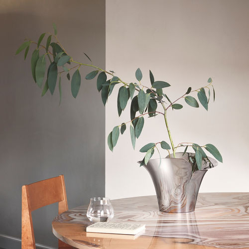 Vaso da giardino in acciaio inossidabile - BLOOM BOTANICA - Georg Jensen - da appoggio / altre forme / per uso residenziale