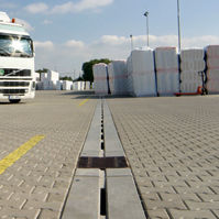 Canaletta a fessura - BG-SL PROFILE III-1 - BG Graspointner - in calcestruzzo fibrorinfrozato / per strada / per aeroporto