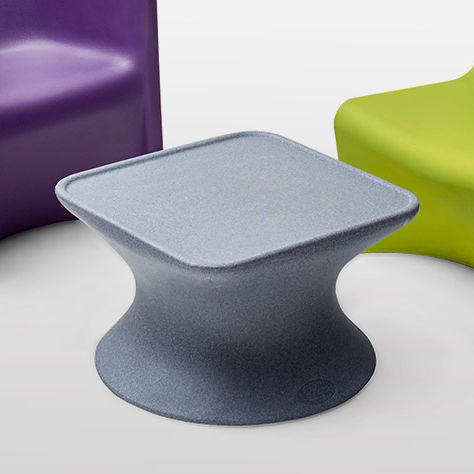 Tavolino basso contemporaneo - RYNO® - Pineapple - in polietilene / con base in polietilene / quadrato