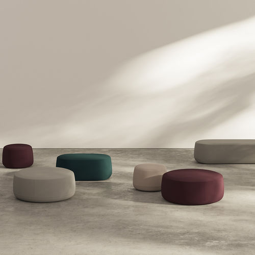 Pouf contemporaneo - MOLE - Omelette Editions - in tessuto / tondo / blu