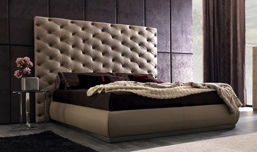 Letto matrimoniale - RICHARD - Corte Zari - chesterfield / imbottito / con testiera
