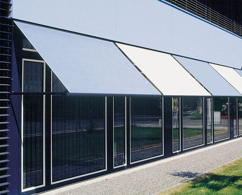 Tenda da sole a proiezione - LAVELERIA - verticale / a motore / per terrazza
