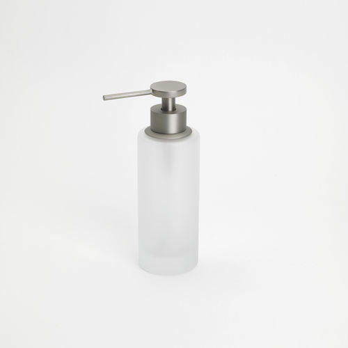 Distributore di sapone per hotel - SATIN MINI: NICKEL - Klomfar GmbH - per edifici pubblici / per uso residenziale / da appoggio