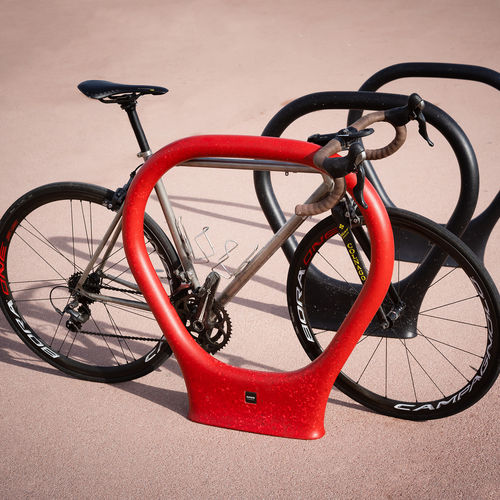 Rastrelliera per biciclette a pavimento - Superlock - Durbanis - con sistema di sicurezza / per spazi pubblici / in plastica