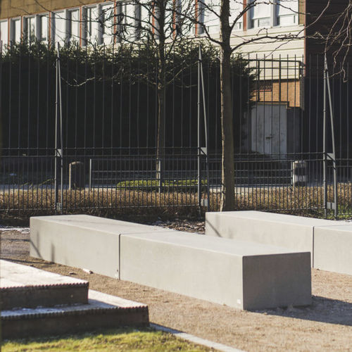 Panca per spazi pubblici contemporanea - Log Beton - Durbanis - in calcestruzzo / senza schienale / senza braccioli