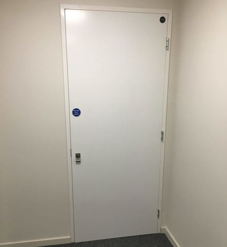 Porta da interno - EBC - Theuma - in legno / battente / contemporanea