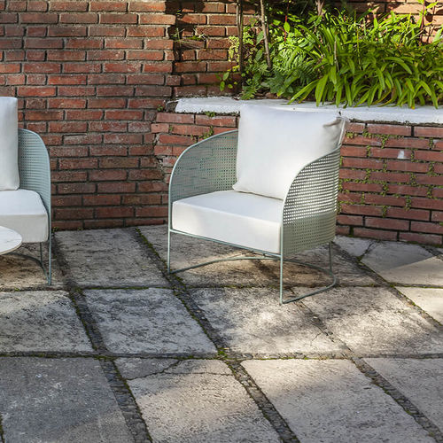Poltrona contemporanea - ARENA - iSi Contract - in tessuto / in filo metallico / con cuscino rimovibile