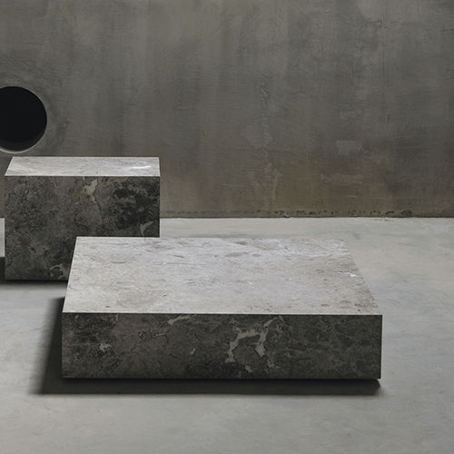 Tavolino basso contemporaneo - EDGE L TUNDRA GREY - MAAMI HOME - in marmo / con supporto in marmo / quadrato