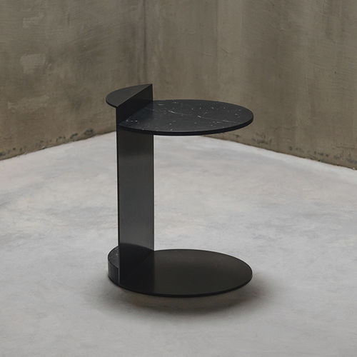 Tavolo d'appoggio contemporaneo - LINEA NERO MARQUINA - MAAMI HOME - in marmo / con supporto in metallo laccato / con supporto in marmo