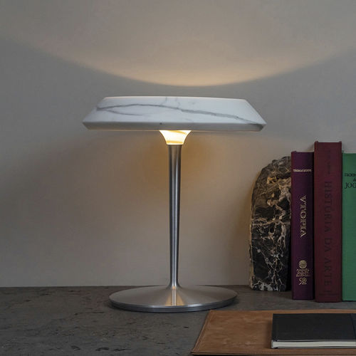 Lampada da tavolo - FIORE STATUATIO - MAAMI HOME - in alluminio massiccio / in marmo / contemporanea