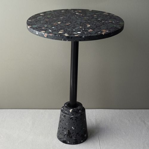 Tavolo da bistrot contemporaneo - M-5 - Karoistanbul - in terrazzo / con supporto in acciaio / rotondo