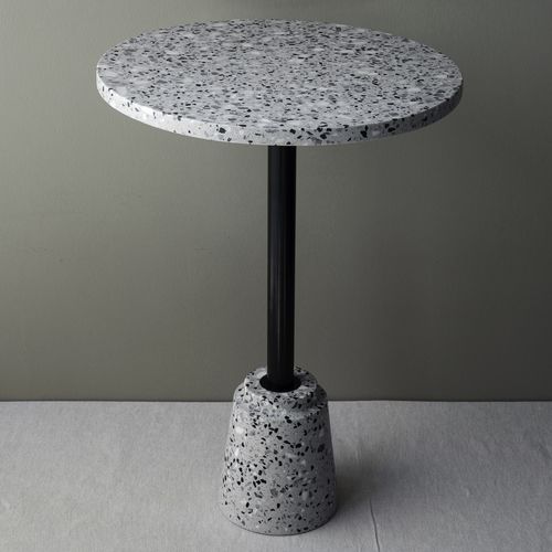 Tavolo da bistrot contemporaneo - M-10 - Karoistanbul - in terrazzo / con supporto in acciaio / rotondo