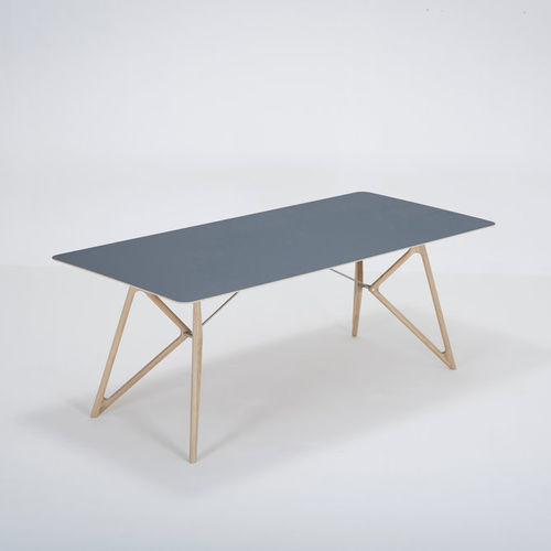 Tavolo contemporaneo - TINK - Gazzda - in rovere / in linoleum / con supporto in quercia