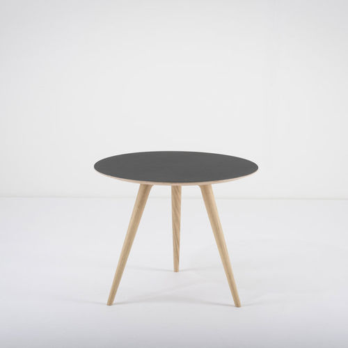 Tavolo d'appoggio contemporaneo - ARP - Gazzda - in rovere / in linoleum / con supporto in quercia