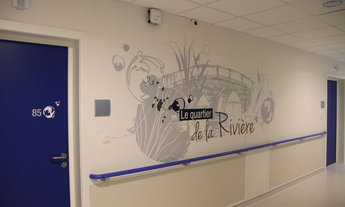 Adesivo da parete su misura - EHPAD RICHWILLER - Atelier d'Art Osmoze - Design & décoration murale - per edifici pubblici