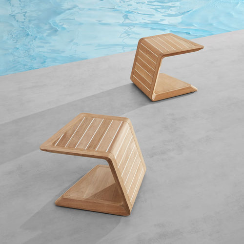 Tavolo d'appoggio contemporaneo - ARMONIA - Higold - in teak / con supporto in teak / rettangolare