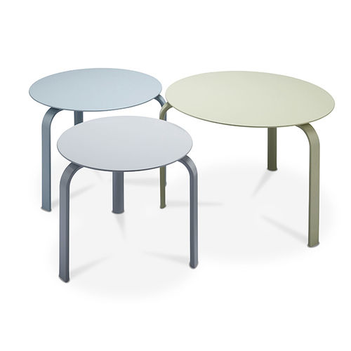 Tavolo d'appoggio in stile scandinavo - NEST - Danerka - impiallacciato in legno / in laminato / rotondo