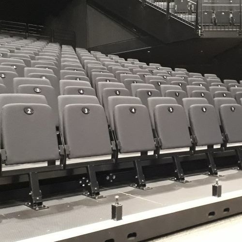 Sedia per auditorium contemporanea - Ibis - Jezet Seating - da interno / in tessuto ignifugo / con supporto in metallo verniciato